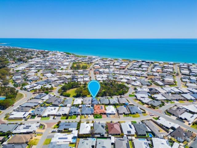 Parkland Views, Spacious Living & a Fabulous Family Lifestyle!