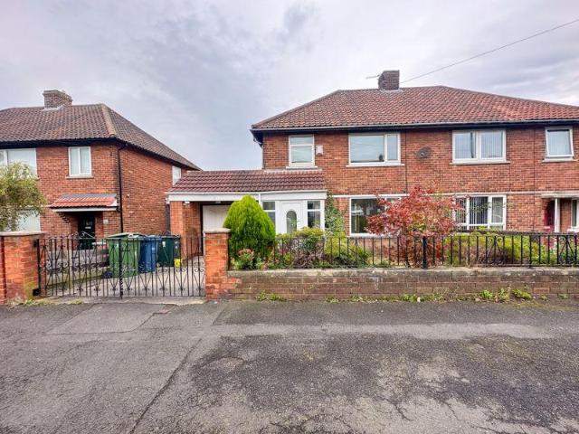 Parkland Avenue, Winlaton 3 bed semi detached house to rent £1,025 pcm £237 pw