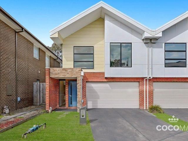 Parkland serenity meets contemporary style