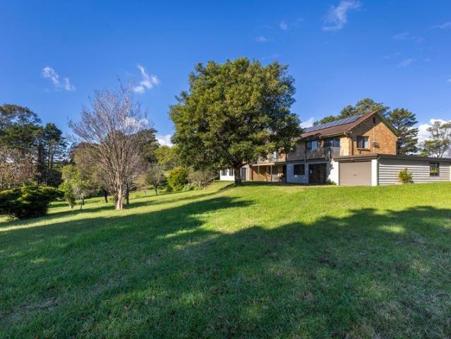 PARKLAND SURROUNDS WITH CONVENIENCE