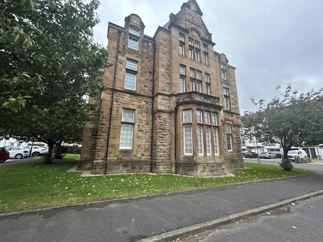 Parklands Oval, Crookston, Glasgow, G53 1 bed flat to rent £895 pcm £207 pw