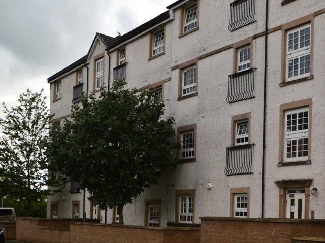 Parklands Oval, Crookston, Glasgow, G53 2 bed flat to rent £1,055 pcm £243 pw