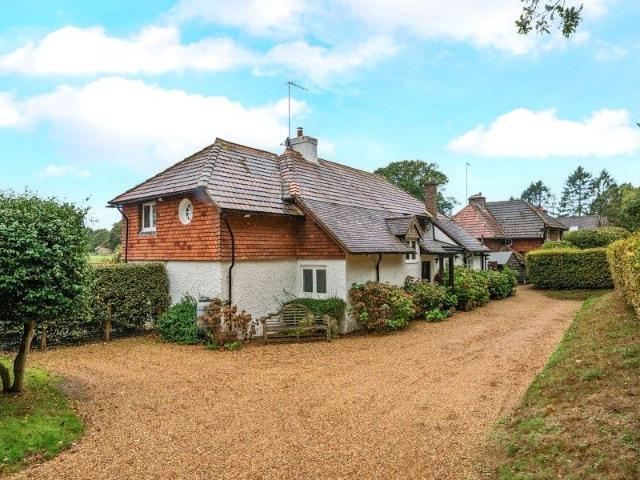 Parklands, Shere GU5, 4 bed detached house to rent, £5,000 pcm | PrimeLocation