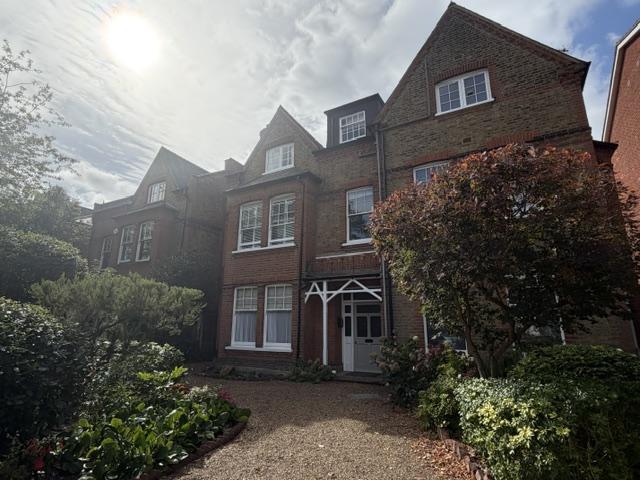 parklands, Surbiton KT5 1 bed flat to rent £1,295 pcm £299 pw