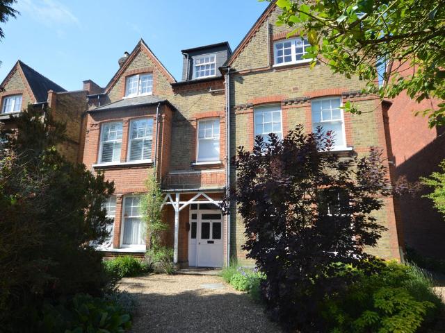 Parklands, Surbiton KT5, 1 bed flat to rent, £1,345 pcm | PrimeLocation