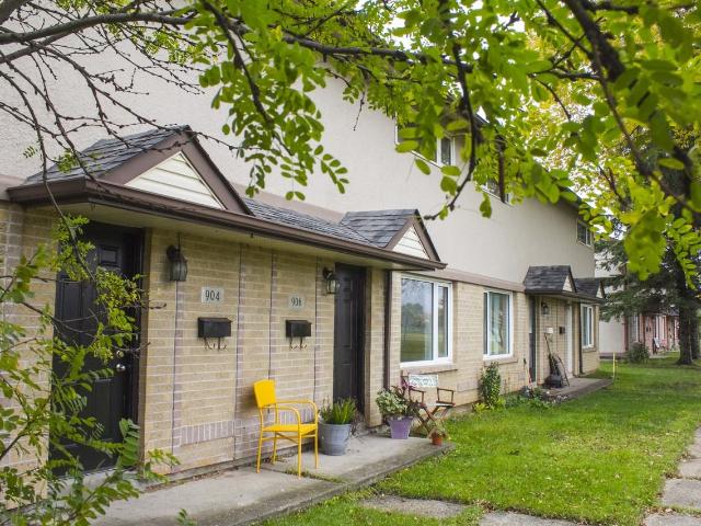 Parklane Townhomes 3 Bedroom Home for Rent at 930 Neebing Ave, Thunder Bay, ON P7E 3L5 Westfort