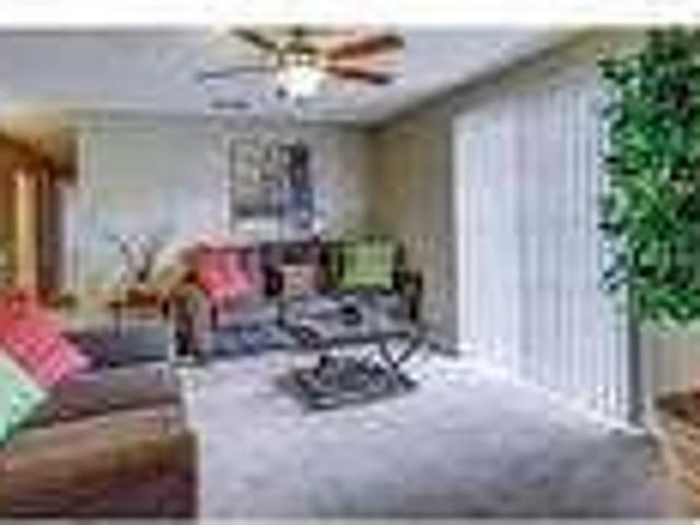 Parklane Apartments offers a lifestyle you so richly deserve!