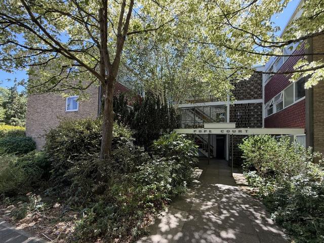 Parkleys, Richmond TW10, 2 bed flat to rent, £2,500 pcm | PrimeLocation