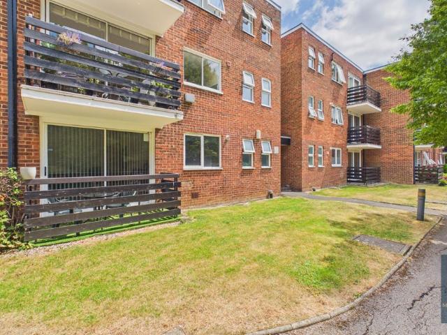 Parkmore Close, Woodford Green IG8, 2 bed flat to rent, £1,900 pcm | PrimeLocation