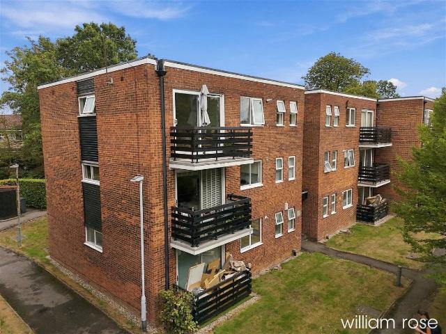 Parkmore Close, Woodford Green IG8, 2 bed flat to rent, £1,900 pcm | PrimeLocation