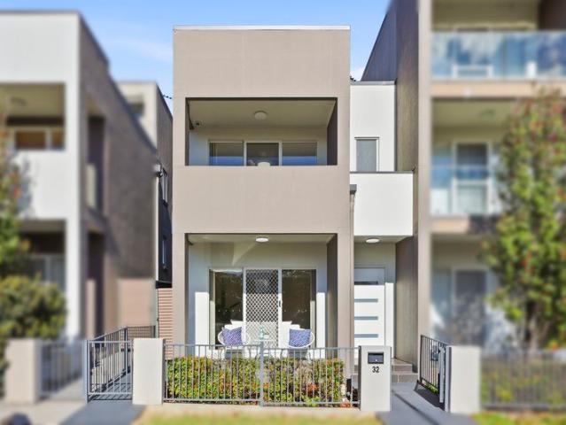 Parkside Torrens Title Terrace with Three Master Suites