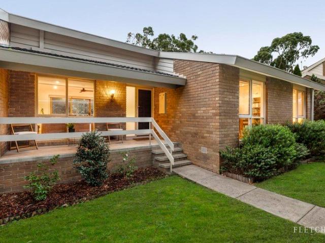 Parkside townhouse with golf course views