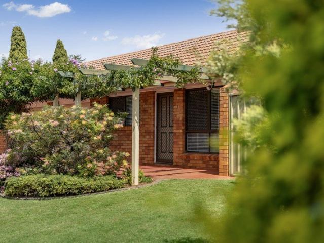 Parkside Unit with Huge Courtyard with No Body Corporate Fees