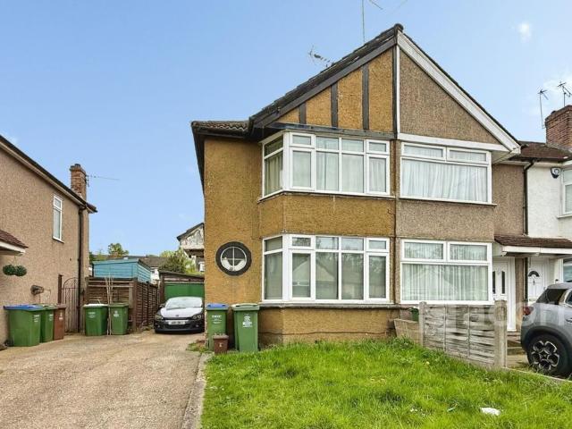 Parkside Avenue, Bexleyheath DA7, 2 bed end terrace house to rent, £1,650 pcm | PrimeLocation