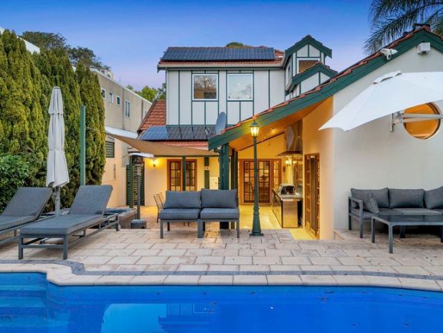Parkside Character and Poolside Family Entertaining
