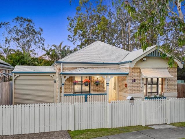 Parkside Charm Meets Modern Convenience