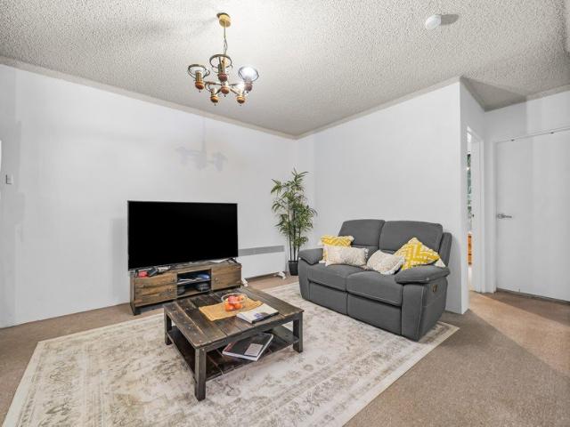 First Floor Unit with Low Strata, Lock Up Garage & Loads of Potential!