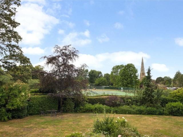 Parkside Court, Weybridge, Surrey KT13, 2 bed flat to rent, £1,650 pcm | PrimeLocation