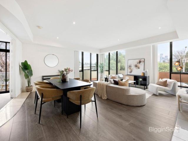'PARKSIDE EAST' EXECUTIVE LIVING IN PRIME POSITION
