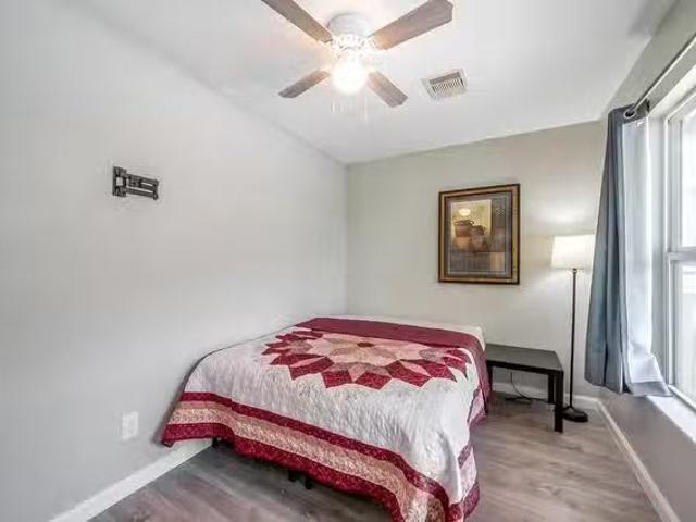 Parkside East Houston Living: Premium Rooms, Fast Wi Fi & Top.