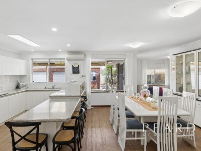 PARKSIDE FAMILY HOME