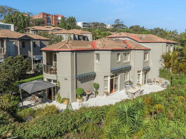 Parkside Family Home With Beautiful Views, Huge Entertaining Terrace & Triple Garage In Elite Resort Style Gated Community