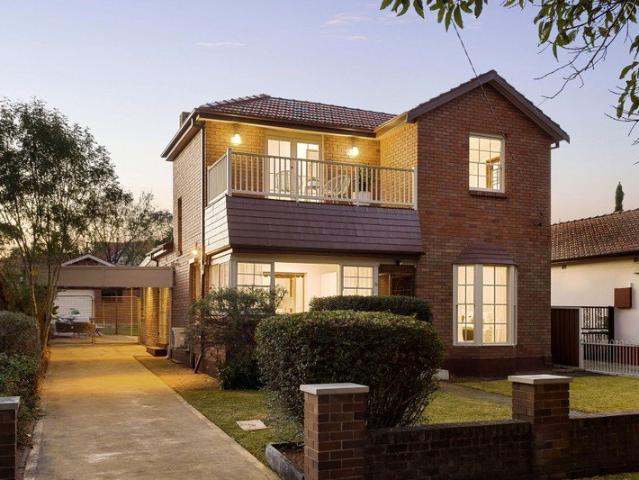 Parkside Family Home with Extraordinary Future Potential No Heritage No Easements Clear 695sqm Block