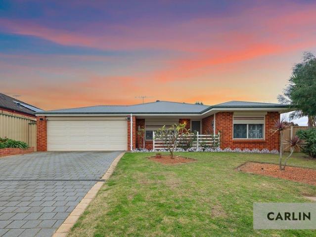 PARKSIDE FAMILY LIVING AWAITS AT 8 PARKFIELD BOULEVARD