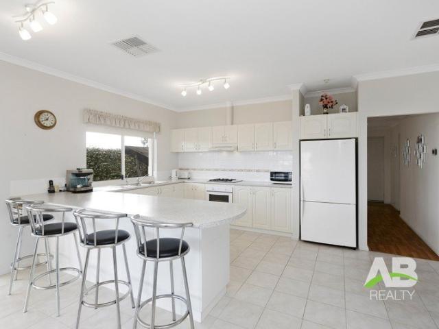 Parkside Family Living In the Heart Of Ashby!