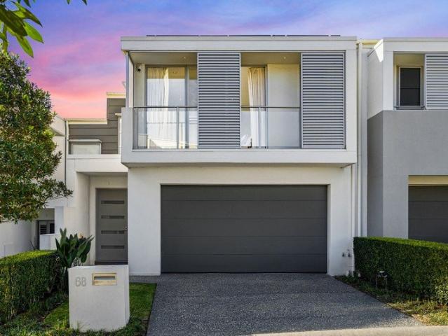 Parkside Family Living in the Prestigious Central Park Estate
