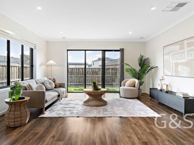 Parkside family living Spacious 4 Bedroom Family Home on 542sqm
