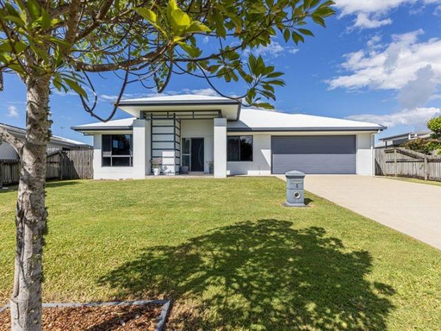 Parkside Family Living with Pool