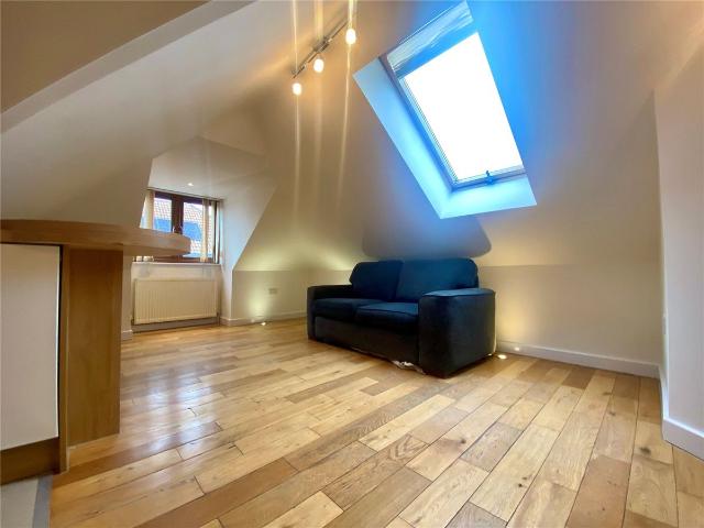 Parkside House, Hillingdon UB10, 1 bed flat to rent, £1,325 pcm | PrimeLocation
