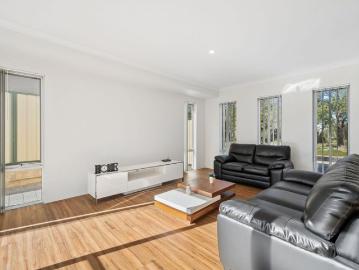 Parkside Living in a Spacious Two Storey Townhouse