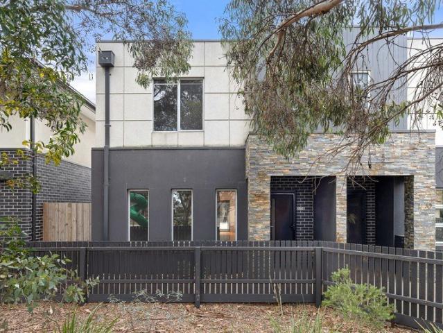 Parkside Living in the Heart of Hillside