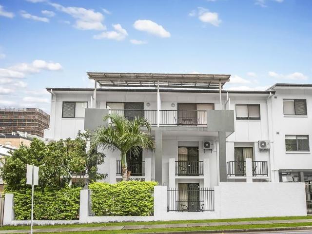 Parkside Living Inner City Apartment