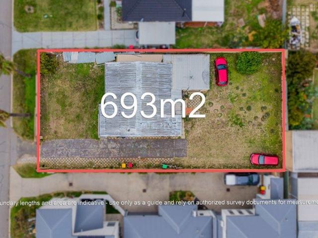 PARKSIDE LIVING ON A GENEROUS 693SQM BLOCK