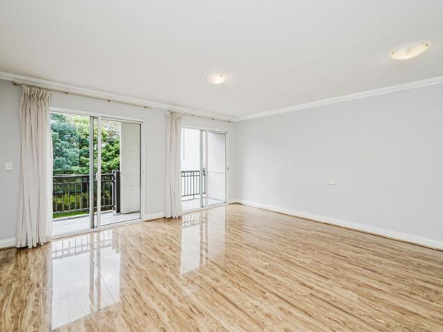 PARKSIDE LIVING ON THE EDGE OF THE CBD