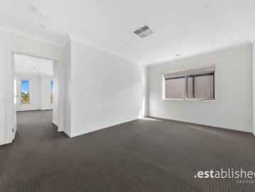 Parkside Living | Spacious Family Home