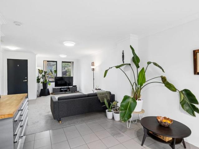 Parkside Living Steps From Your Door!