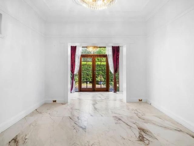 Parkside Living Supreme Location!