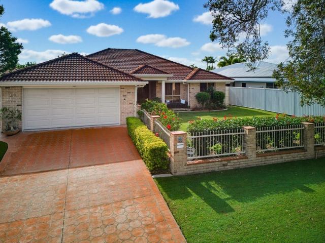 PARKSIDE LIVING, PRIVACY & LIFESTYLE IN THE HEART OF PELICAN WATERS