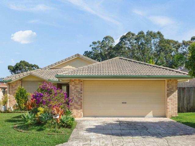 Parkside Living with Direct Access to Windmill Park REF: 4484