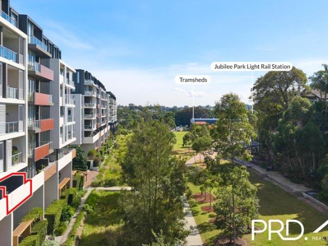 Parkside Living with Light, Privacy & City Convenience