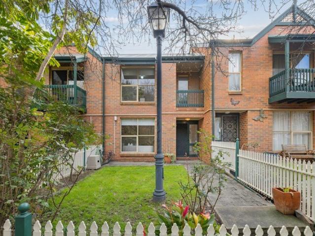 Parkside living with modern style
