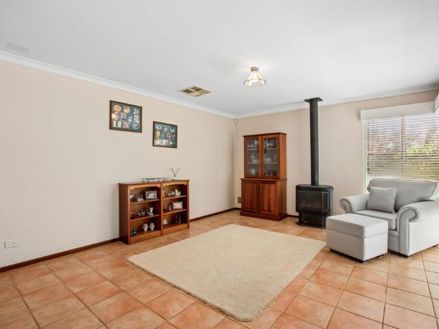 Parkside Living with Room for the Whole Family