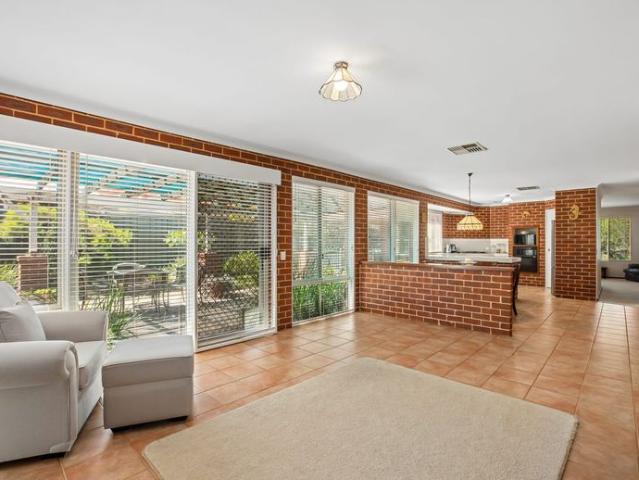 Parkside Living with Room for the Whole Family