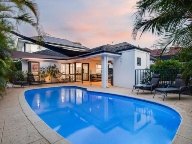 PARKSIDE LIVING WITH SPACE, STYLE & A POOL