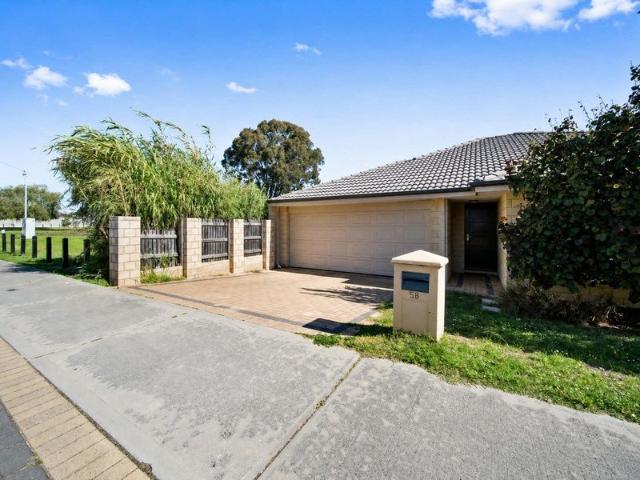 PARKSIDE LIVING WITHOUT THE STRATA FEES!