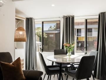Parkside Location + Modernised Unit